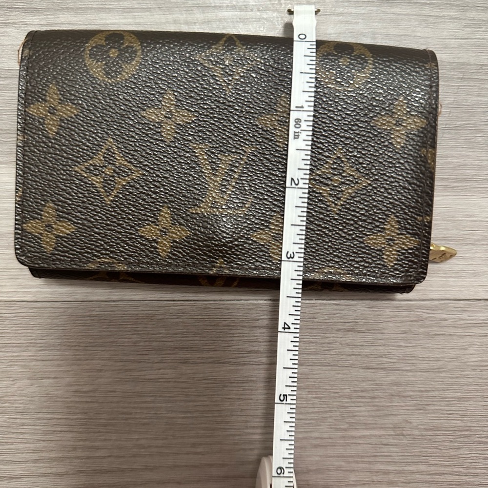 Louis Vuitton Monogram Wallet - Picture 8 of 10